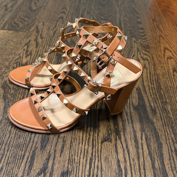 Valentino Garavani
Rockstud Caged Leather 90mm City High-Heel Sandals Size 37 - Picture 2 of 9